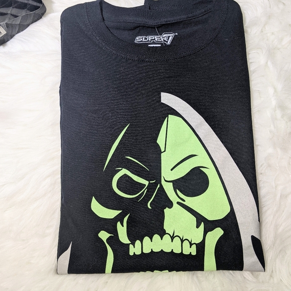 NWT Glowing Skeletor T Shirt Men's Medium - Picture 9 of 9